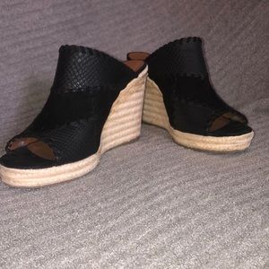 Crown vintage wedge